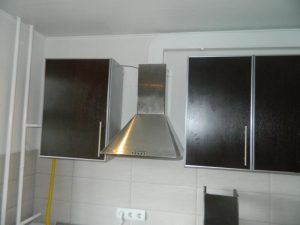 Установка вытяжки на кухне в Нижнем Тагиле