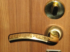 Замена дверной ручки входной двери в Нижнем Тагиле